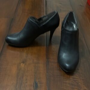 Life Stride Black Women's Heeled Ankle Boots